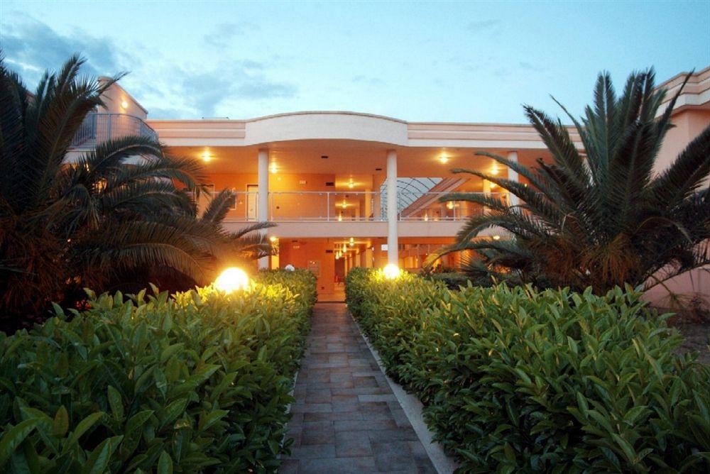 Hotel Minerva Brindisi Exterior photo